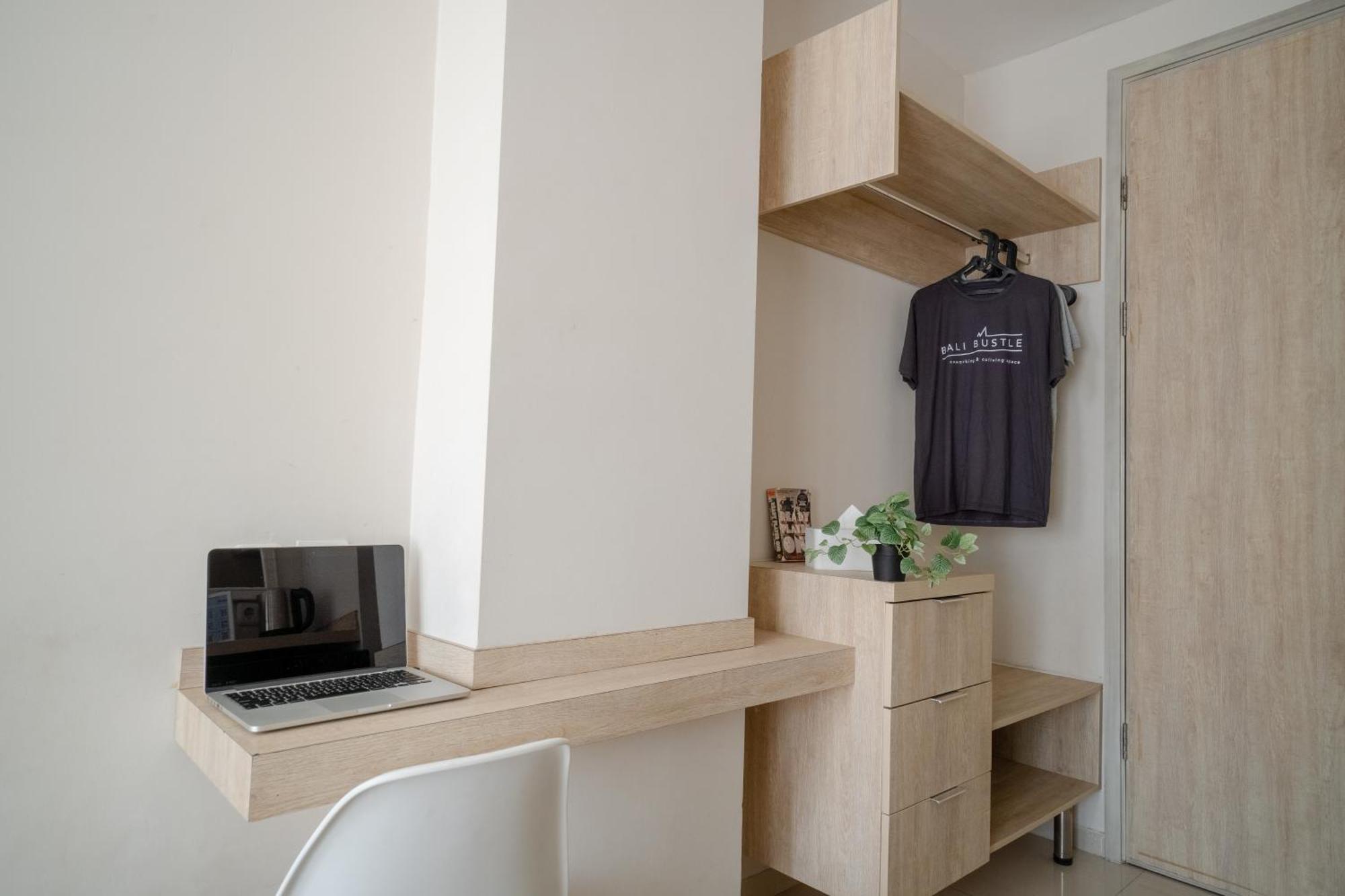 Bali Bustle Pararaton Coliving And Coworking Space Легиан Екстериор снимка