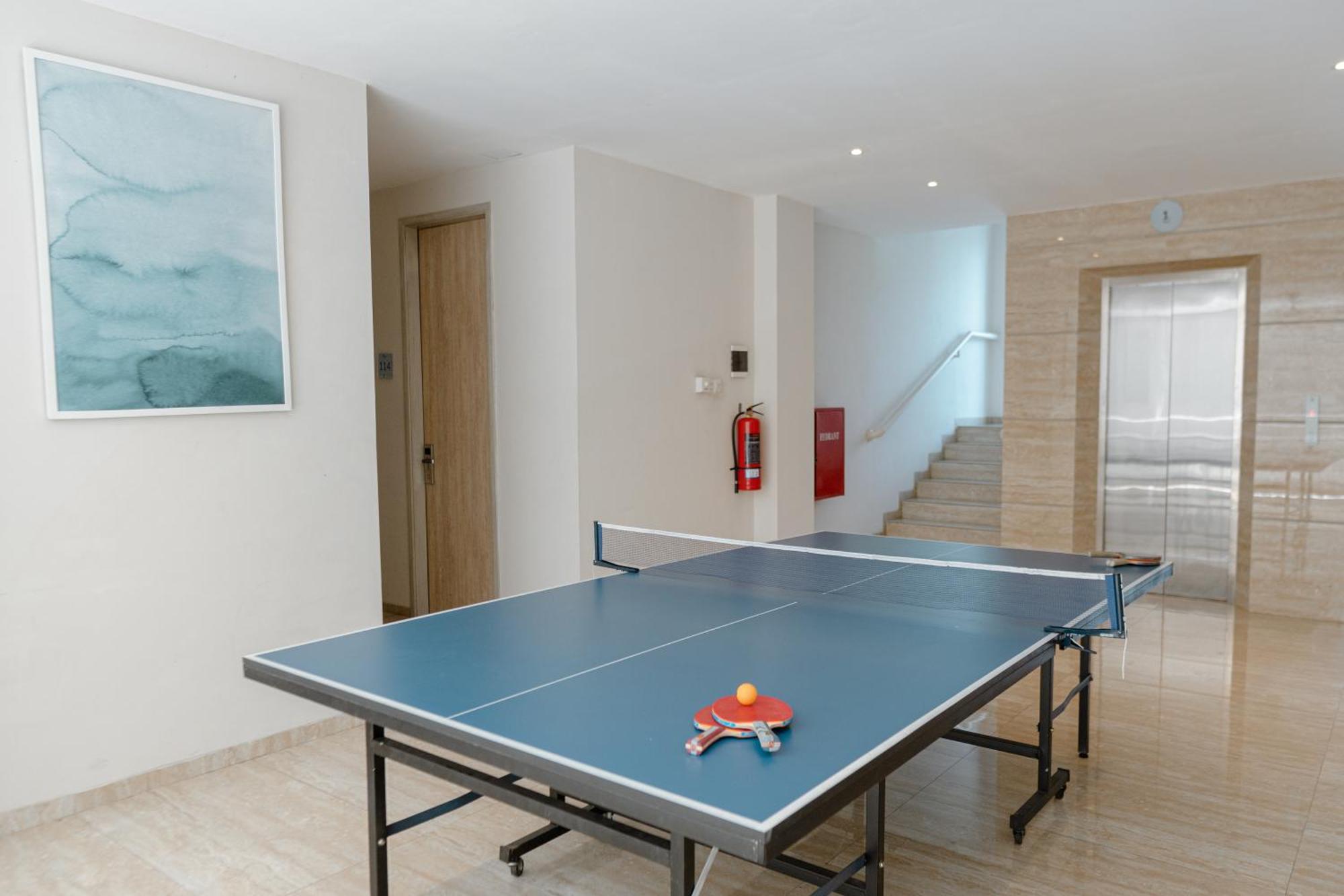 Bali Bustle Pararaton Coliving And Coworking Space Легиан Екстериор снимка