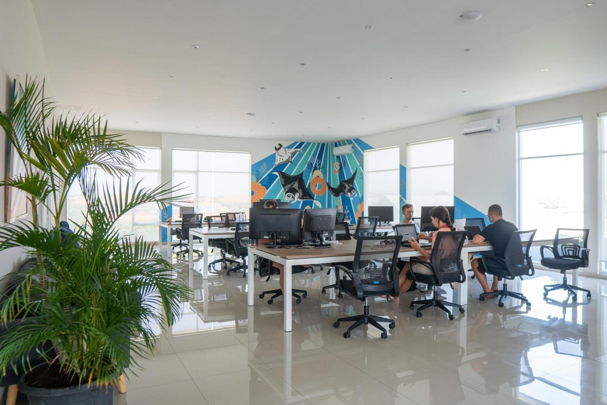 Bali Bustle Pararaton Coliving And Coworking Space Легиан Екстериор снимка